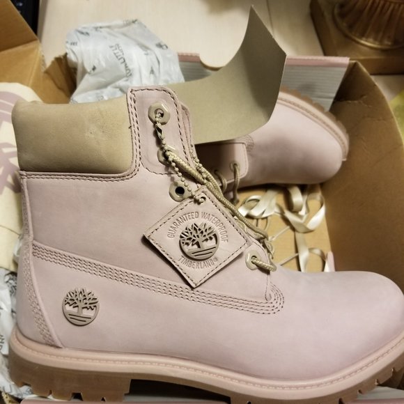 Premium Timberland boots (size 9) - Picture 2 of 4